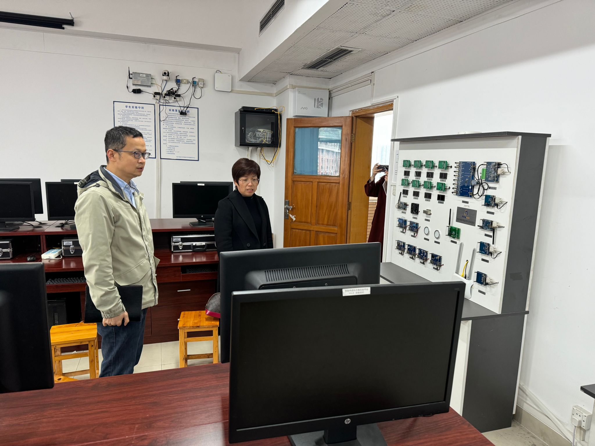 校際聯動共探新工科發(fā)展——重慶移通學院計算機學院赴重慶工商大學開展深度交流